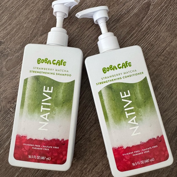 Native Other - Native Strawberry Matcha Strengthening Shampoo & Conditioner - Green, White, Red